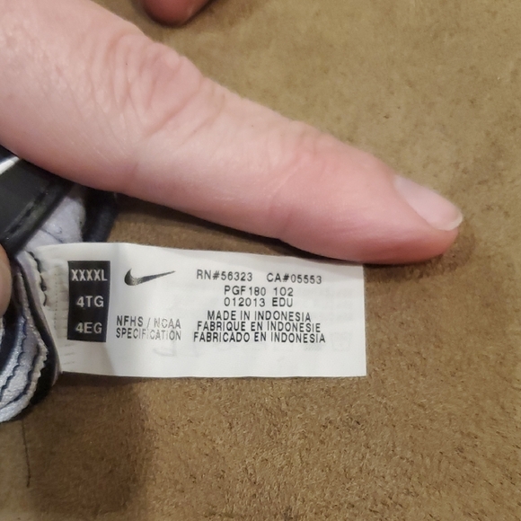 Nike Black and White NFL Equipment Gloves OL Gloves - Picture 6 of 6